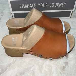 Dansko Gianna Full Grain Tan